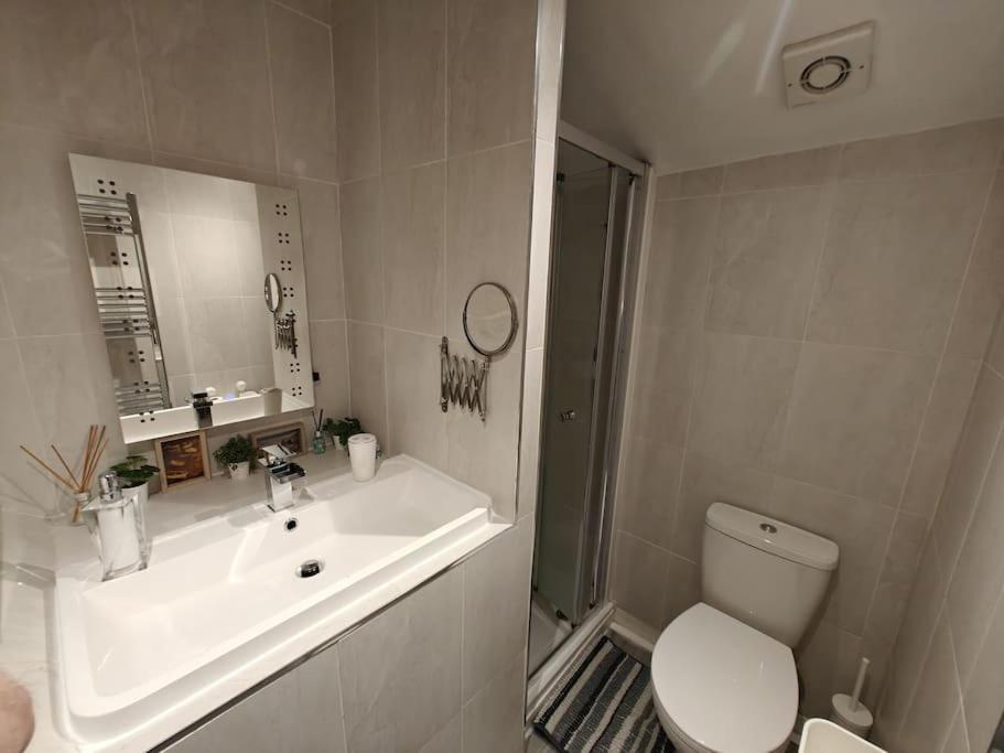 Welsh Miners Cottage Four Bedroom House Treherbert Bagian luar foto