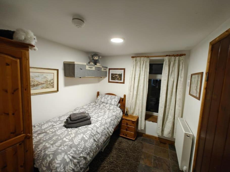 Welsh Miners Cottage Four Bedroom House Treherbert Bagian luar foto