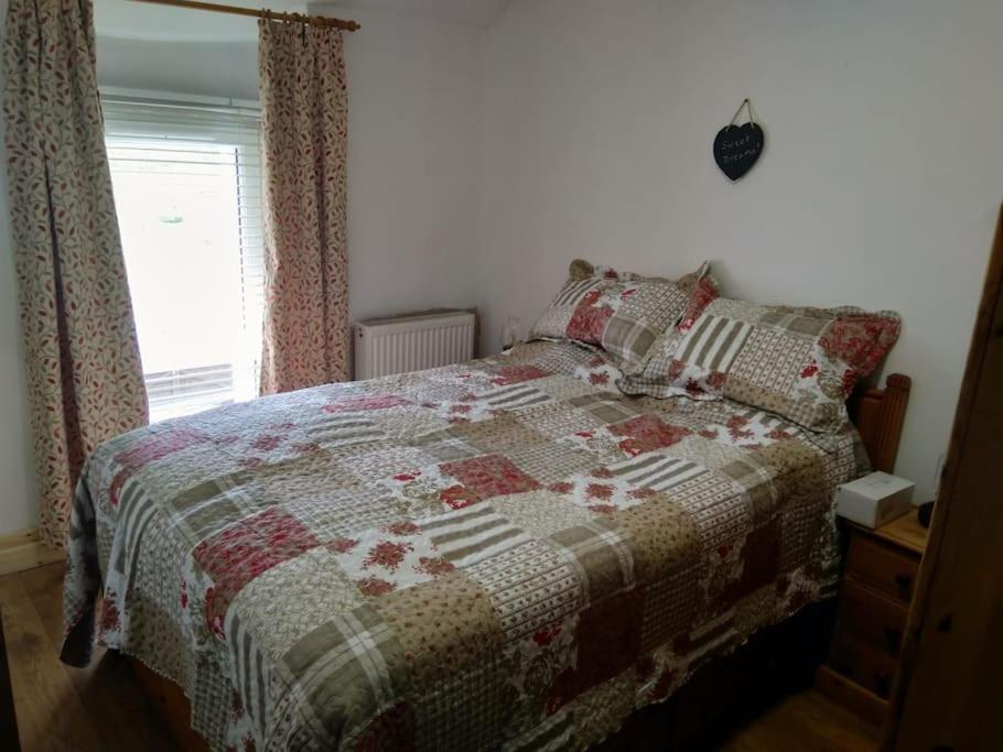 Welsh Miners Cottage Four Bedroom House Treherbert Bagian luar foto